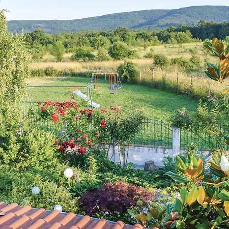 Three-bedroom Holiday In Σπίτι διακοπών Velika